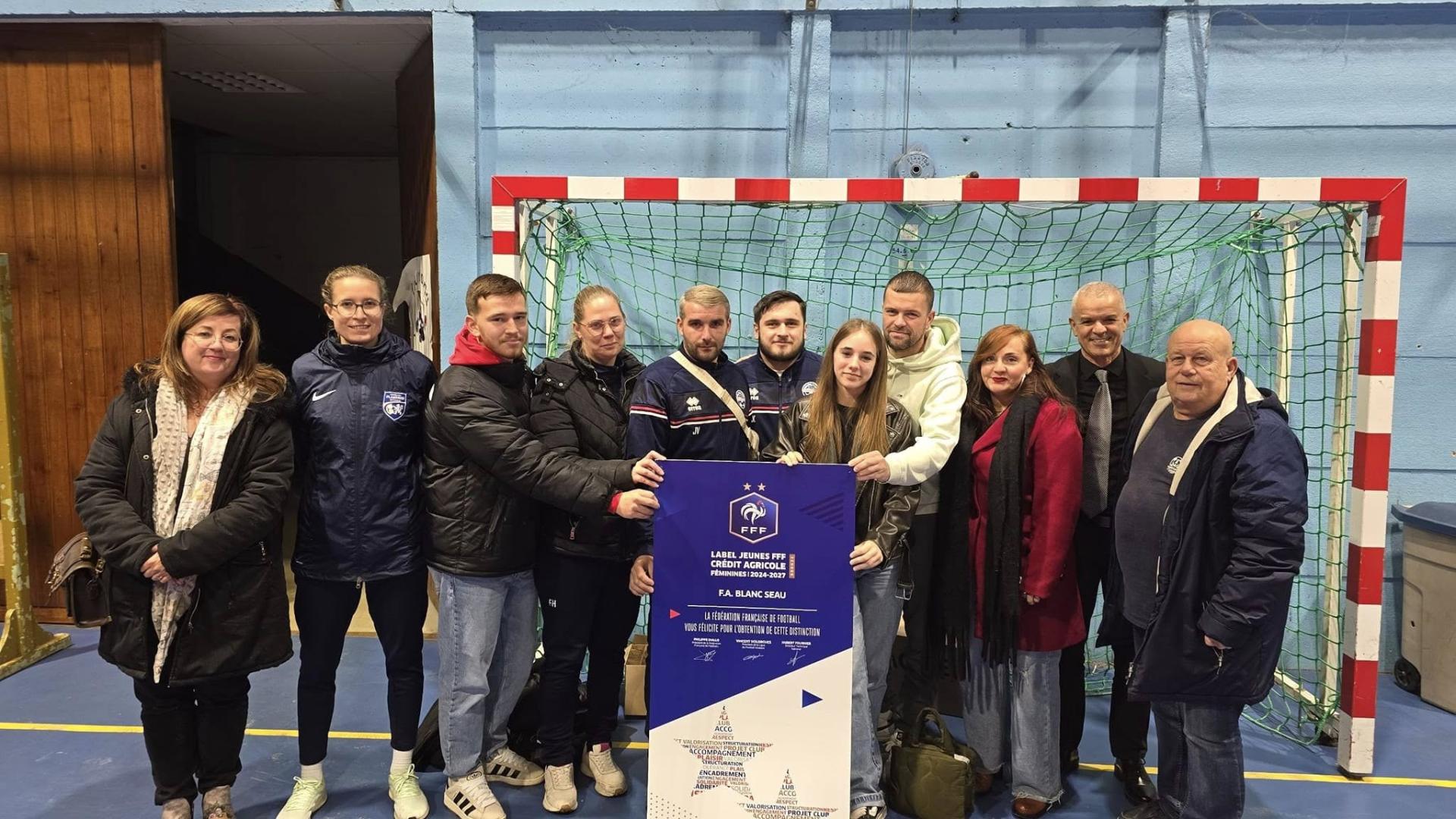 Label féminin F.A. Blanc Seau 2024